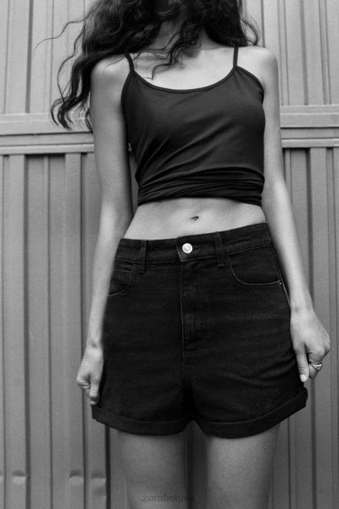 moterys Zara 1975 m. mamai tinkantys džinsiniai šortai aukštu juosmeniu juodas apranga 4N488545
