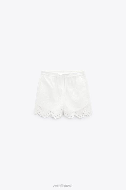 moterys Zara siuvinėti šortai su akutėmis austrių baltumo apranga 4N488593