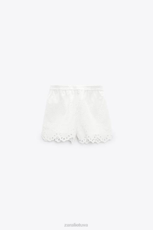 moterys Zara siuvinėti šortai su akutėmis austrių baltumo apranga 4N488593
