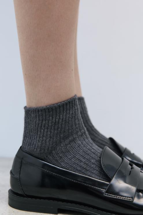 moterys Zara kojinės su briaunomis antracito pilka priedai 4N488759