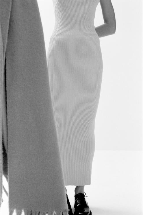 moterys Zara rievėta trikotažinė suknelė smėlio spalvos apranga 4N488229