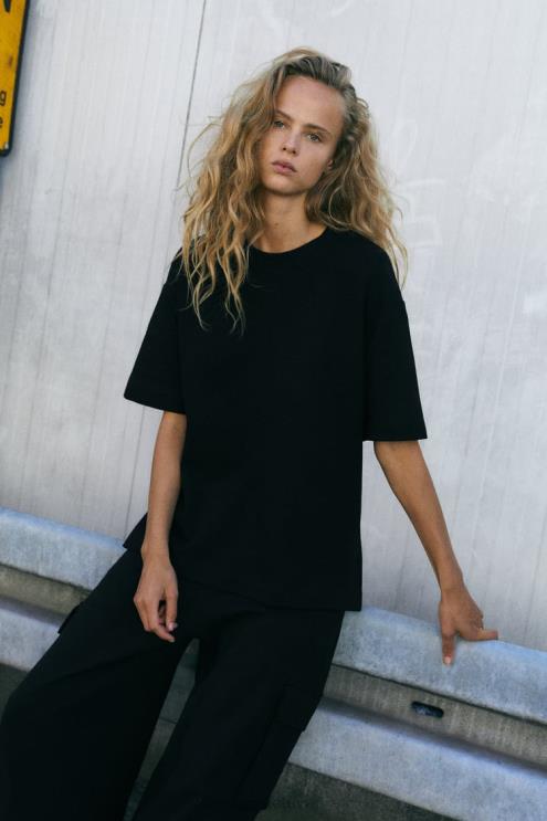 moterys Zara oversized marškinėliai juodas apranga 4N488461