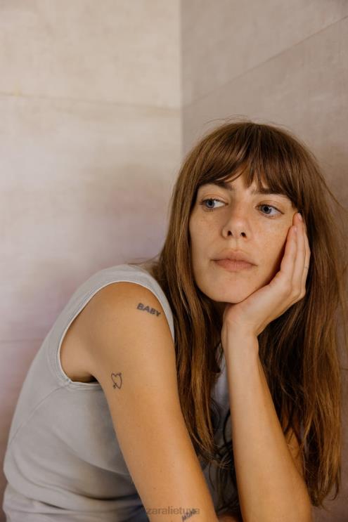 moterys Zara skalbti medvilniniai marškiniai pilka apranga 4N488871