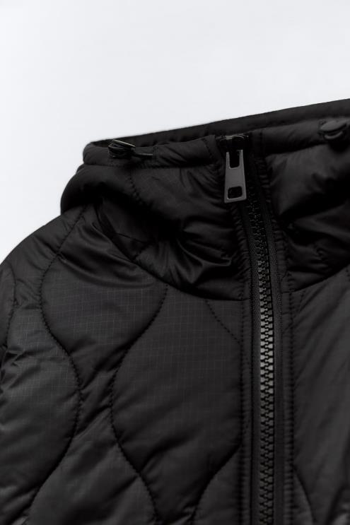 moterys Zara dygsniuota vandeniui atspari striukė ilgosiomis ūdomis juodas apranga 4N4882