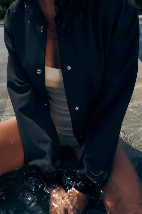 moterys Zara užsegama bombonešio striukė juodas apranga 4N48855