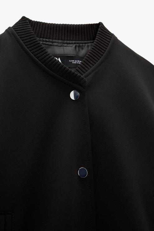 moterys Zara užsegama bombonešio striukė juodas apranga 4N48855