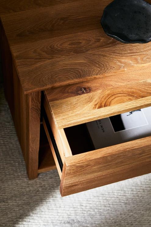 unisex Zara ąžuolo medienos naktinis staliukas šviesiai smėlio spalvos priedai 4N4881628